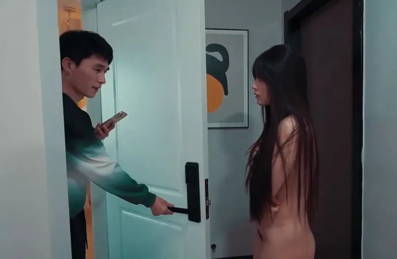 Em sinh viên cực phẩm với cặp mông to tròn 10 điểm
